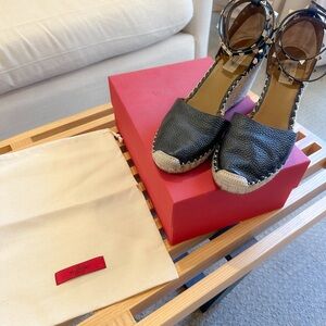 Valentino rockstud black wedge espadrille size 40